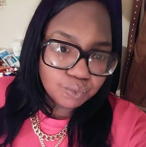 Meet your Posher, Latisha